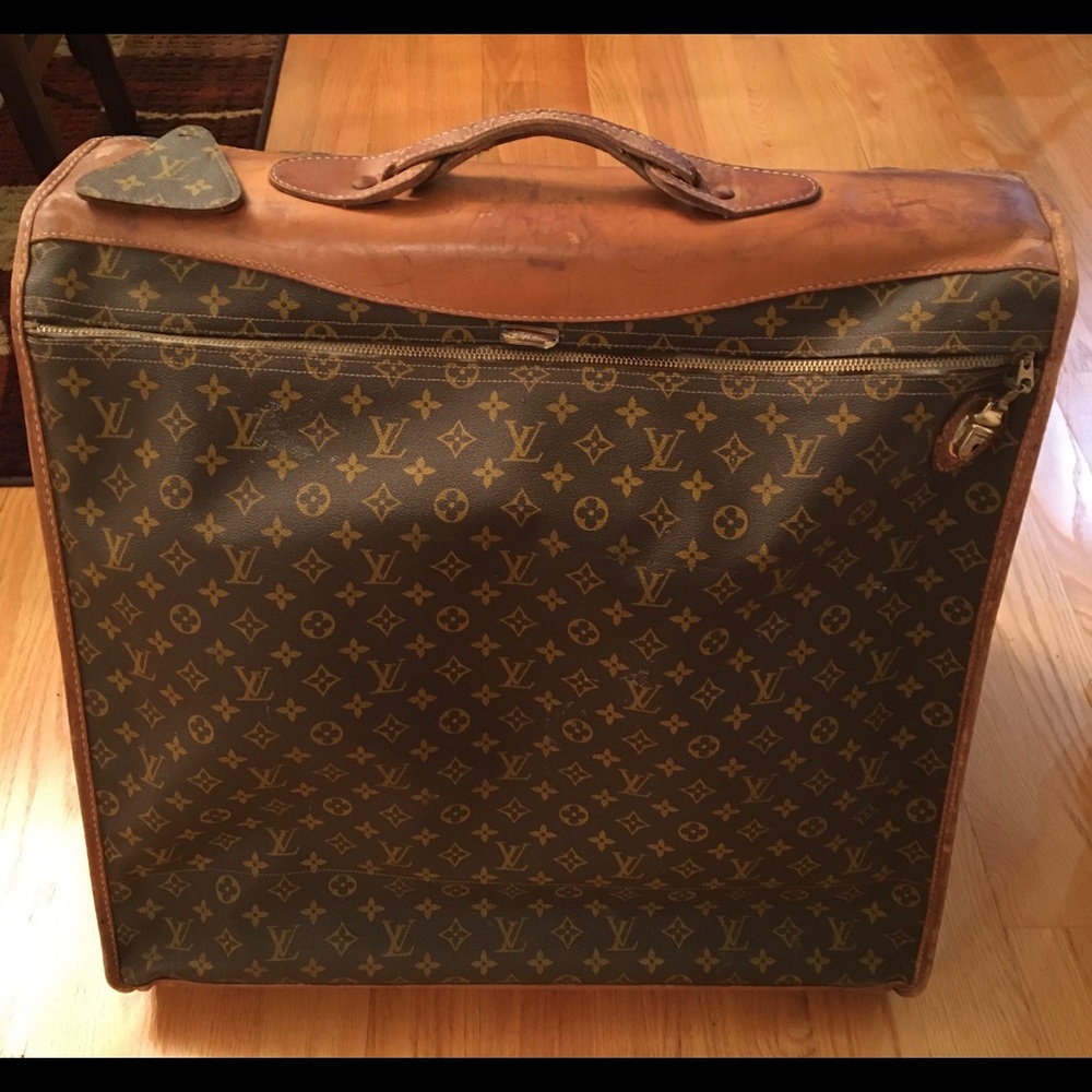 Vintage LOUIS Vuitton garment bag